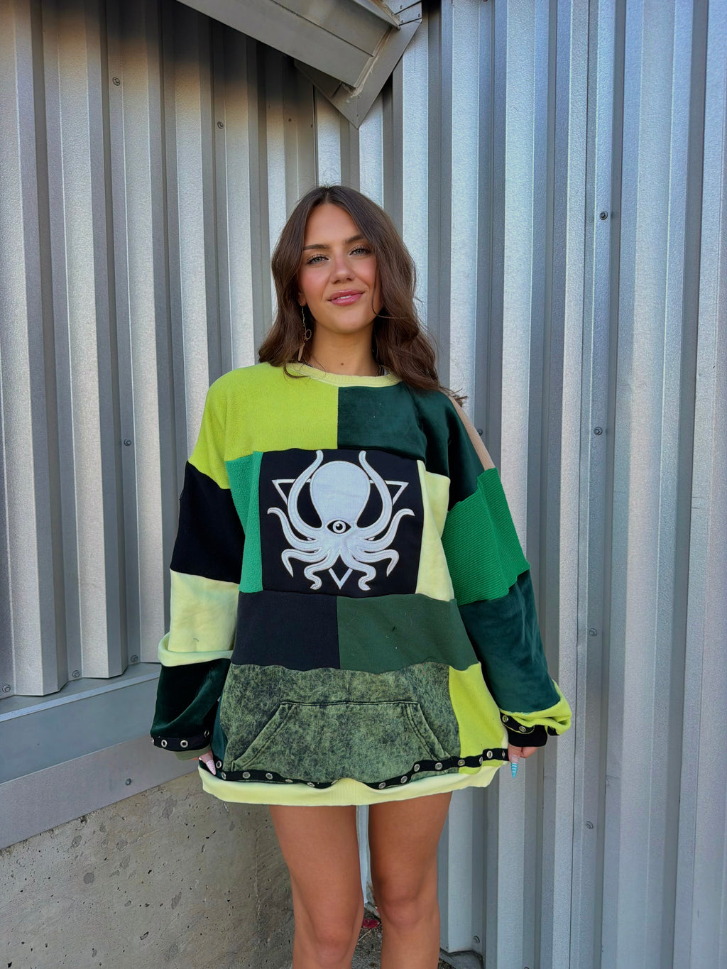 ALIEN BASS REWORKED CREWNECK