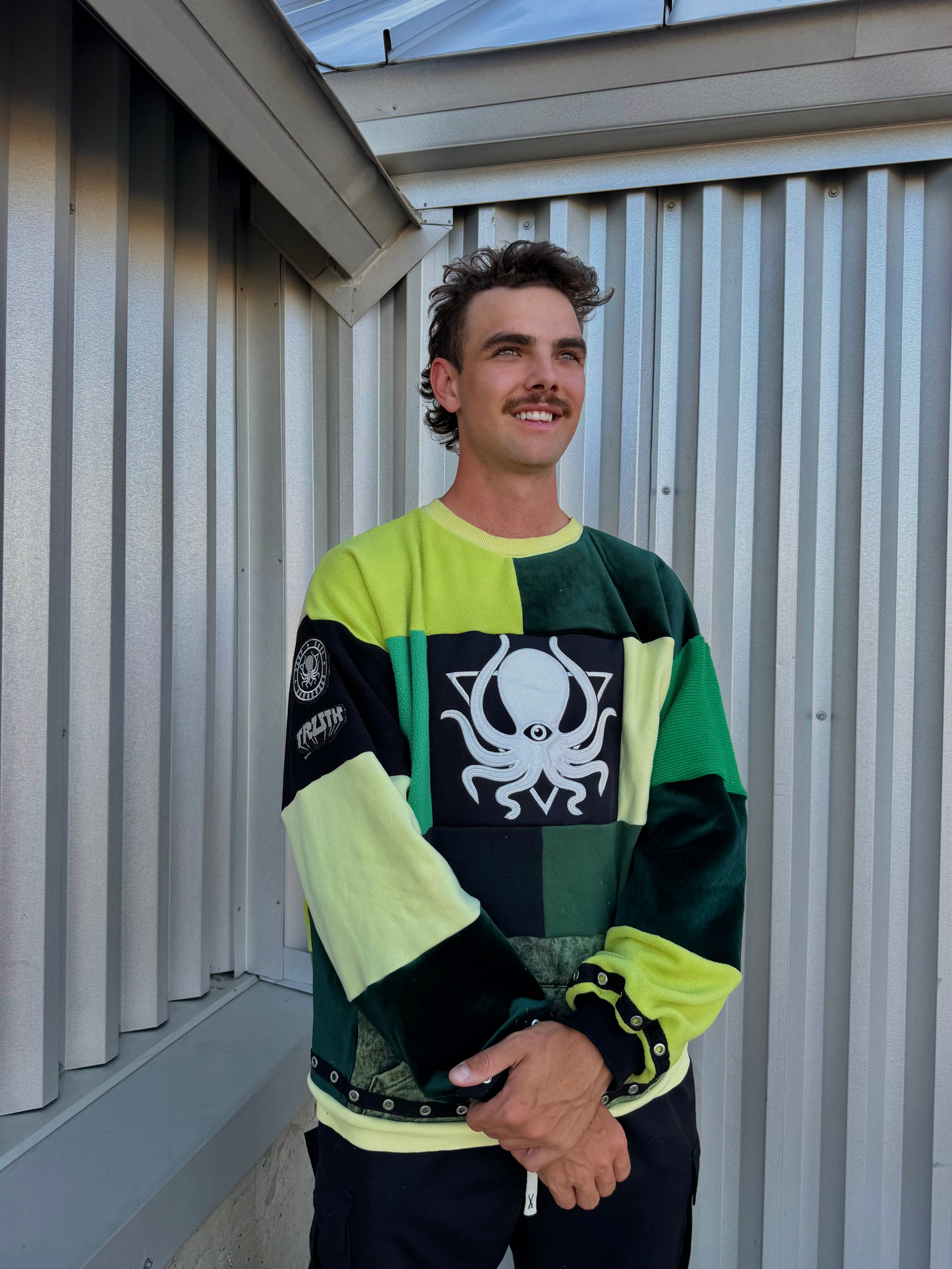 ALIEN BASS REWORKED CREWNECK